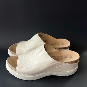 Fly London Ladies Wigg Wedge Mule Platform Sandals Off White Leather US 7.5 -8